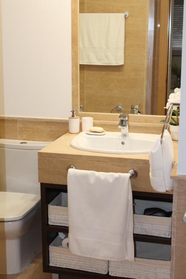 Paseo Maritimo Apartment Malaga Ngoại thất bức ảnh