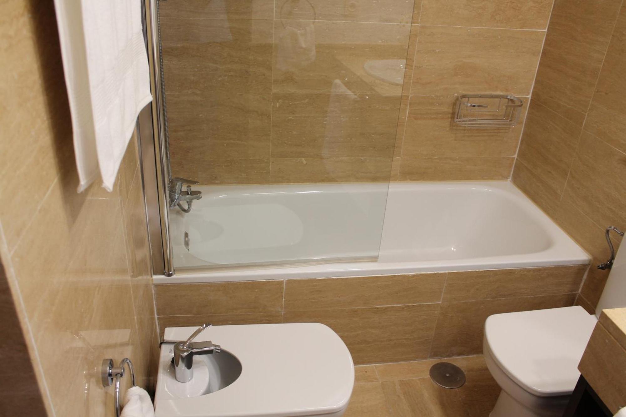 Paseo Maritimo Apartment Malaga Ngoại thất bức ảnh